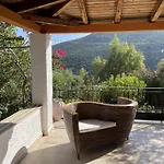 Divas Gartenhaus Βασιλίτσι